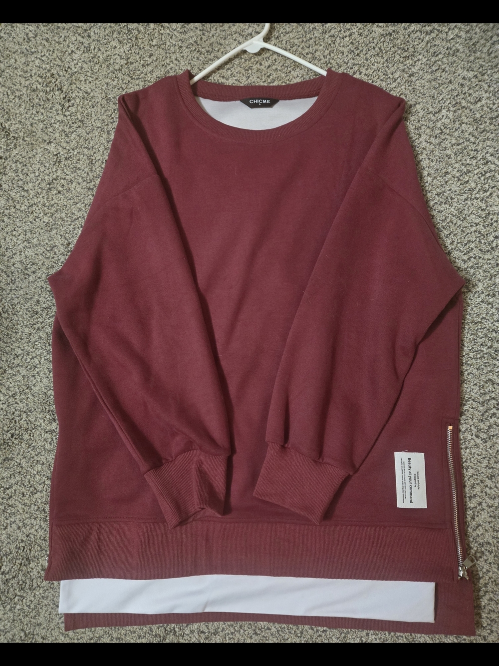 chic Burgundy Crewneck Sweatshirt with Side Zipper